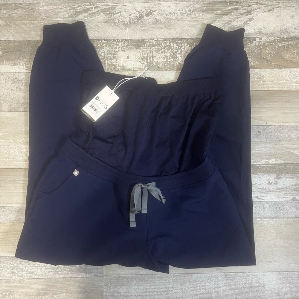 NWT Figs Women’s Maternity Jogger Scrub Pants Navy Size L Petite - Picture 2 of 7
